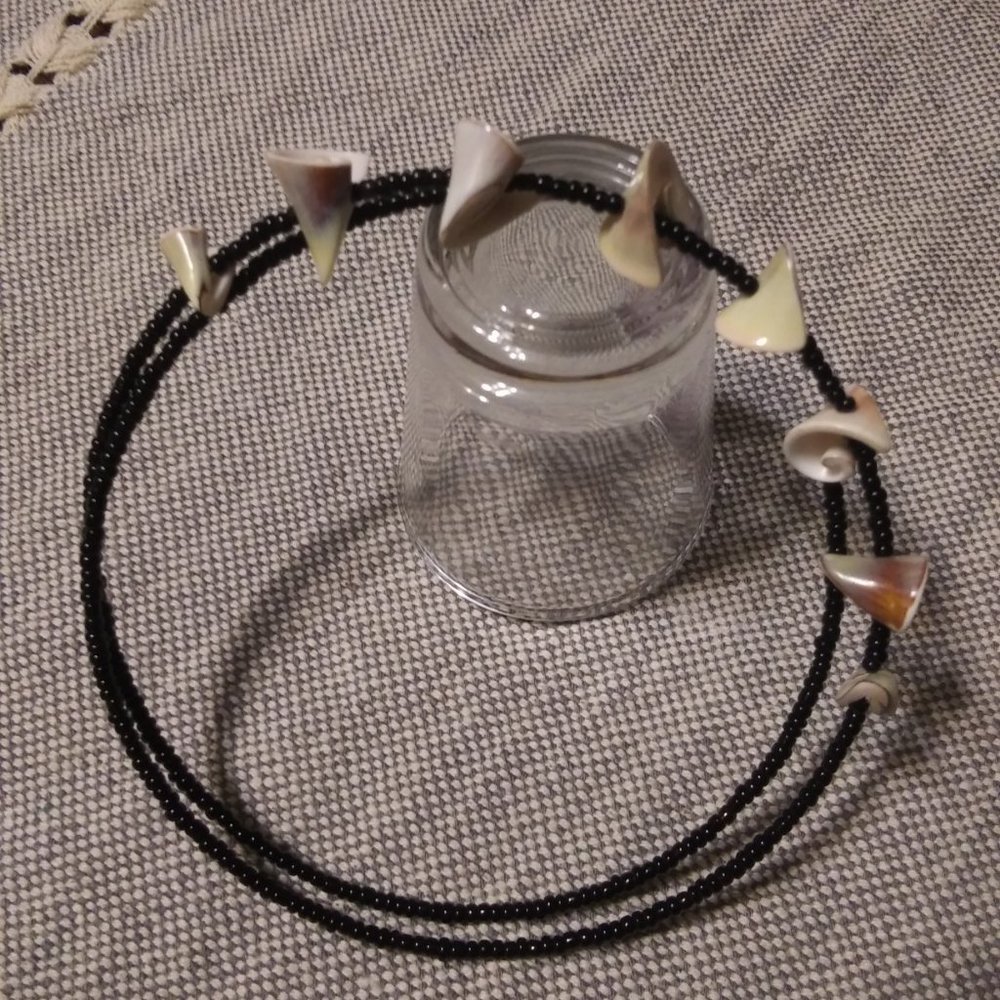 Shell Choker - Picture 4 of 8